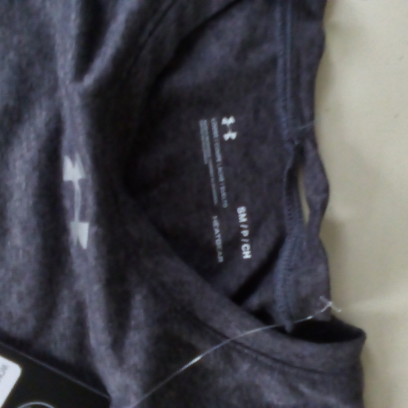 NWT Under armour crew neck Tee - Picture 4 of 7